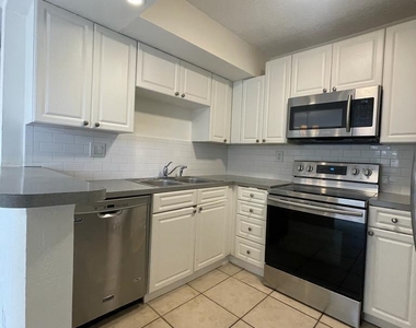8243 Thames Boulevard - Photo Thumbnail 6
