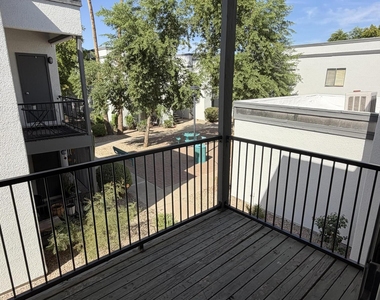740 W Elm Street - Photo Thumbnail 14