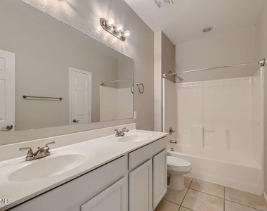 2610 W Gaby Road - Photo Thumbnail 4