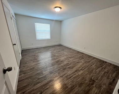 1231 Sw 61st Terrace - Photo Thumbnail 12