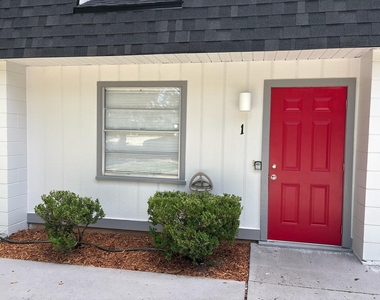 1231 Sw 61st Terrace - Photo Thumbnail 2