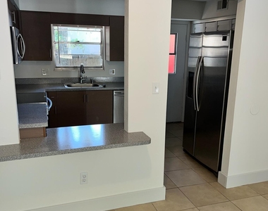 1231 Sw 61st Terrace - Photo Thumbnail 4