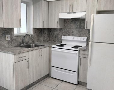 600 S Luna Court - Photo Thumbnail 2