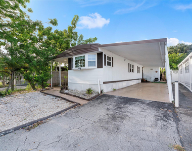 2710 E Marina Drive - Photo Thumbnail 17