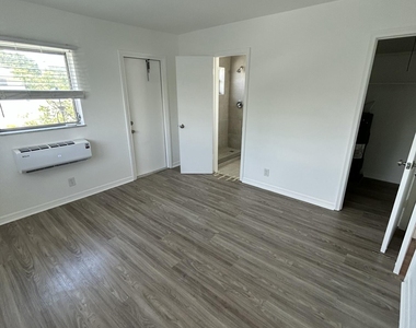 749 Se 15th Street - Photo Thumbnail 4