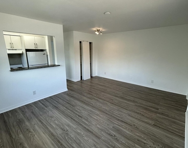 749 Se 15th Street - Photo Thumbnail 1