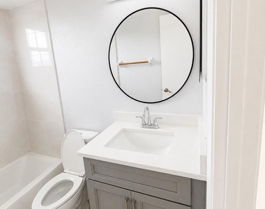 1560 Se Royal Green Circle - Photo Thumbnail 5