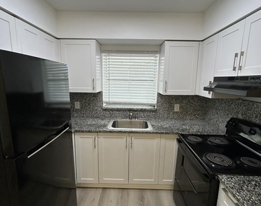 749 Se 15th Street - Photo Thumbnail 3