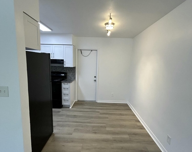 749 Se 15th Street - Photo Thumbnail 2