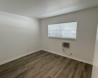 749 Se 15th Street - Photo Thumbnail 5