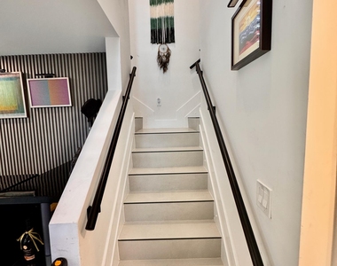 1081 Wilshire Circle E - Photo Thumbnail 17