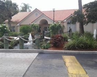 3440 Pinewalk Drive N - Photo Thumbnail 8
