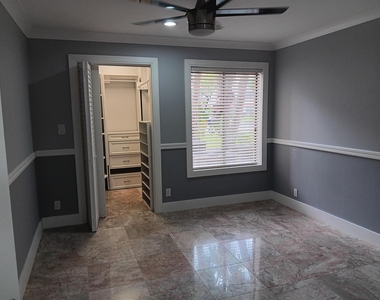 3440 Pinewalk Drive N - Photo Thumbnail 5