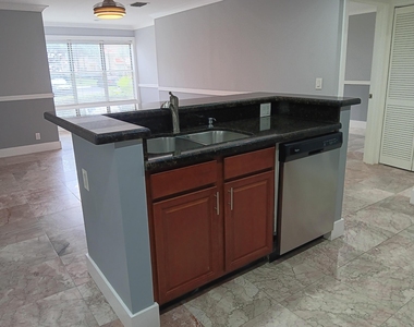 3440 Pinewalk Drive N - Photo Thumbnail 3