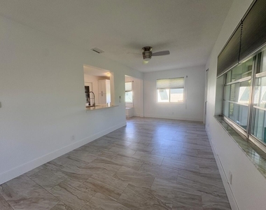 1590 Sw 14th Avenue - Photo Thumbnail 2
