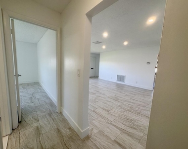 1590 Sw 14th Avenue - Photo Thumbnail 43