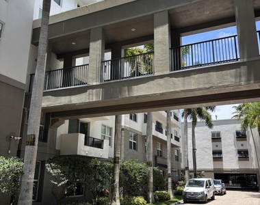 2401 Ne 65th Street - Photo Thumbnail 8