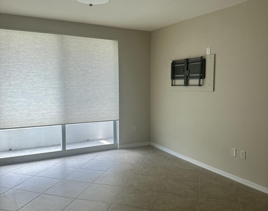 2401 Ne 65th Street - Photo Thumbnail 10