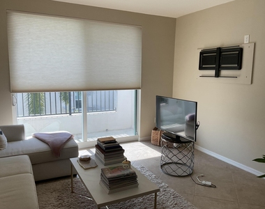 2401 Ne 65th Street - Photo Thumbnail 3