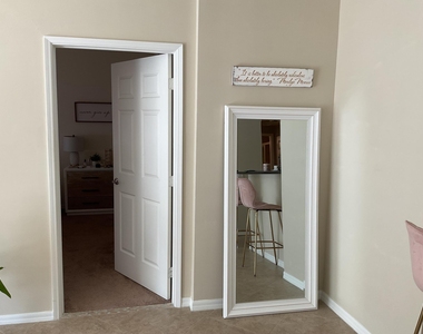 2401 Ne 65th Street - Photo Thumbnail 1