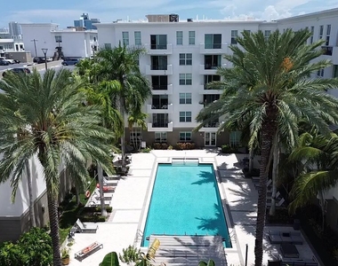 2401 Ne 65th Street - Photo Thumbnail 4