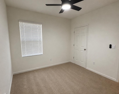 12251 Sw Nettuno Way - Photo Thumbnail 12