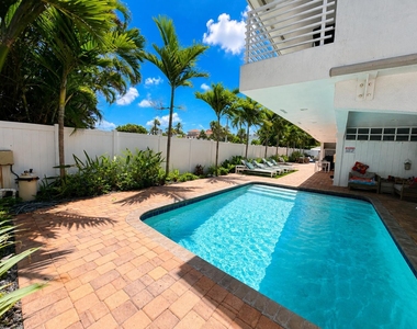 902 Palm Avenue - Photo Thumbnail 4