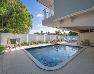902 Palm Avenue - Photo Thumbnail 2