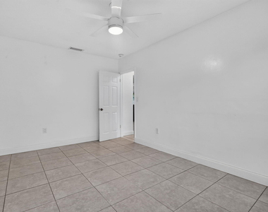 2707 Bahama Drive - Photo Thumbnail 9