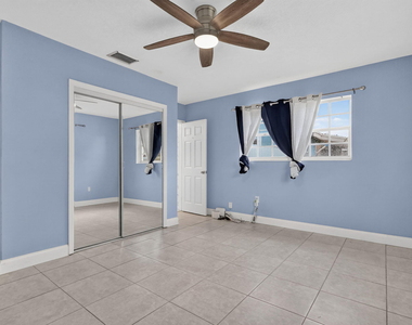 2707 Bahama Drive - Photo Thumbnail 7