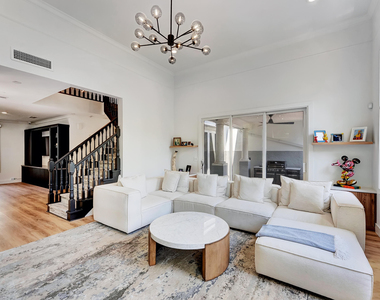 5600 Nw 40th Avenue - Photo Thumbnail 4