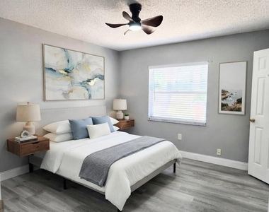 2015 Oleander Boulevard - Photo Thumbnail 3