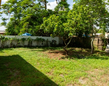 4731 Ne 2nd - Photo Thumbnail 16