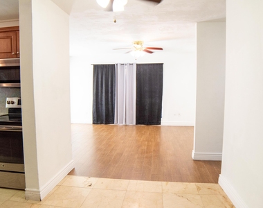 4731 Ne 2nd - Photo Thumbnail 2