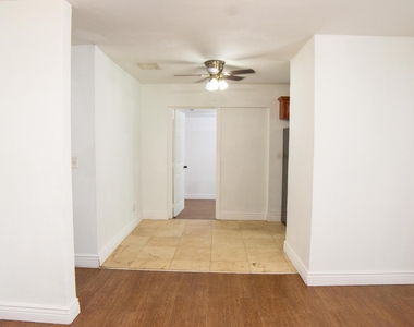 4731 Ne 2nd - Photo Thumbnail 4