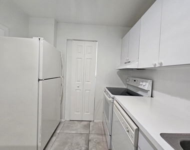 8000 S Colony Circle - Photo Thumbnail 4