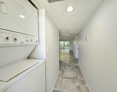 8000 S Colony Circle - Photo Thumbnail 5