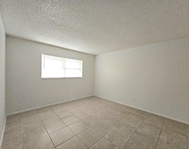 8000 S Colony Circle - Photo Thumbnail 1