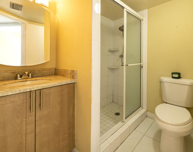 4501 Ne 21st Avenue Ne - Photo Thumbnail 8