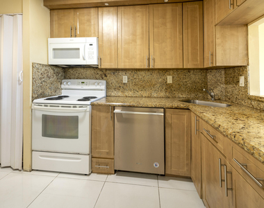 4501 Ne 21st Avenue Ne - Photo Thumbnail 13