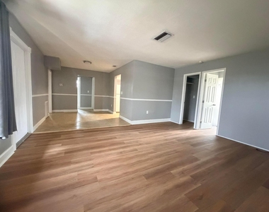 8381 Nw 28th Place - Photo Thumbnail 5