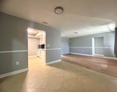 8381 Nw 28th Place - Photo Thumbnail 10