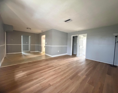 8381 Nw 28th Place - Photo Thumbnail 8