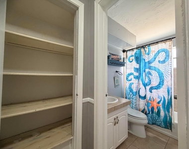 8381 Nw 28th Place - Photo Thumbnail 13