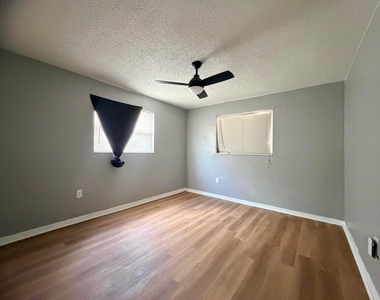 8381 Nw 28th Place - Photo Thumbnail 15