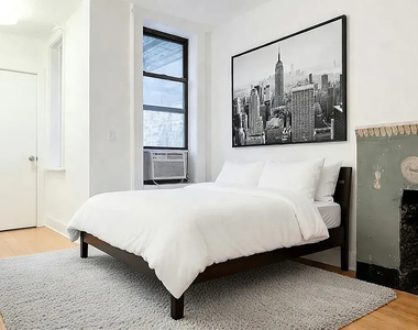 354 East 78th Street - Photo Thumbnail 4