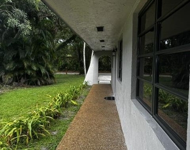 1871 W Forest Avenue - Photo Thumbnail 1