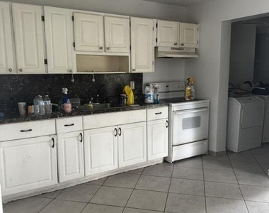 1871 W Forest Avenue - Photo Thumbnail 6