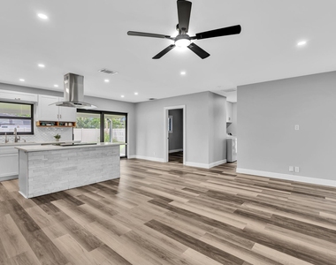 2056 Park Place - Photo Thumbnail 10