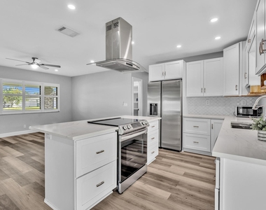 2056 Park Place - Photo Thumbnail 19